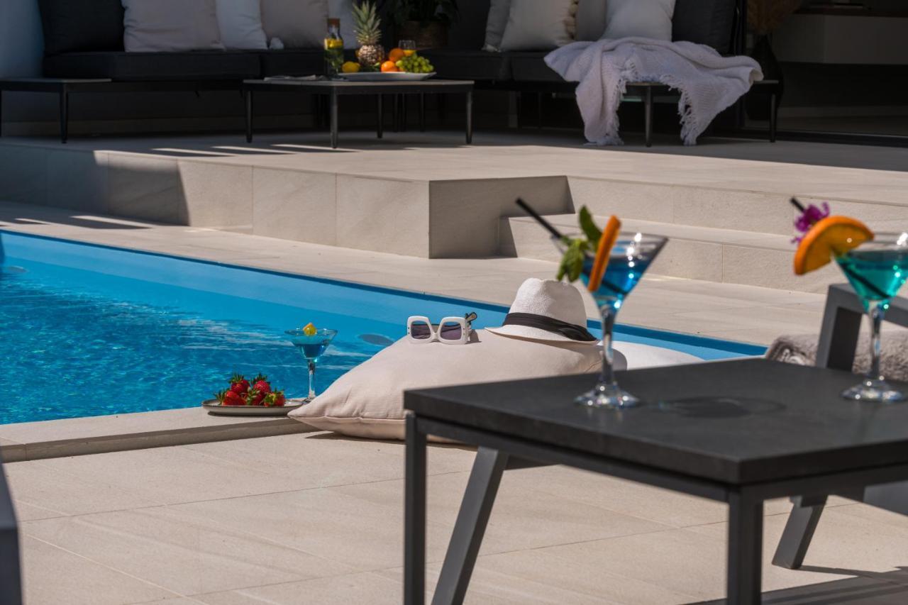 Villa Oasis - Your Luxury Home Away From Home Celopeci Exterior photo