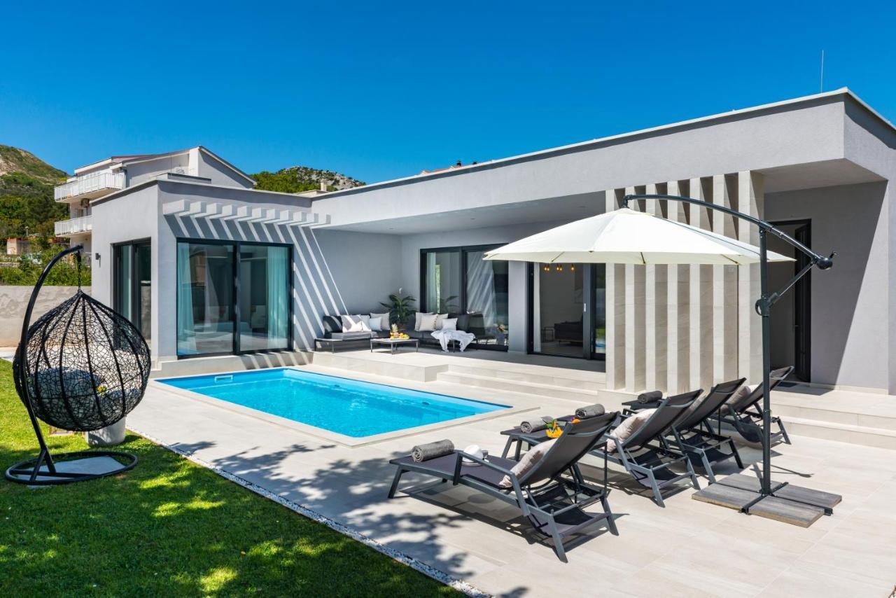 Villa Oasis - Your Luxury Home Away From Home Celopeci Exterior photo