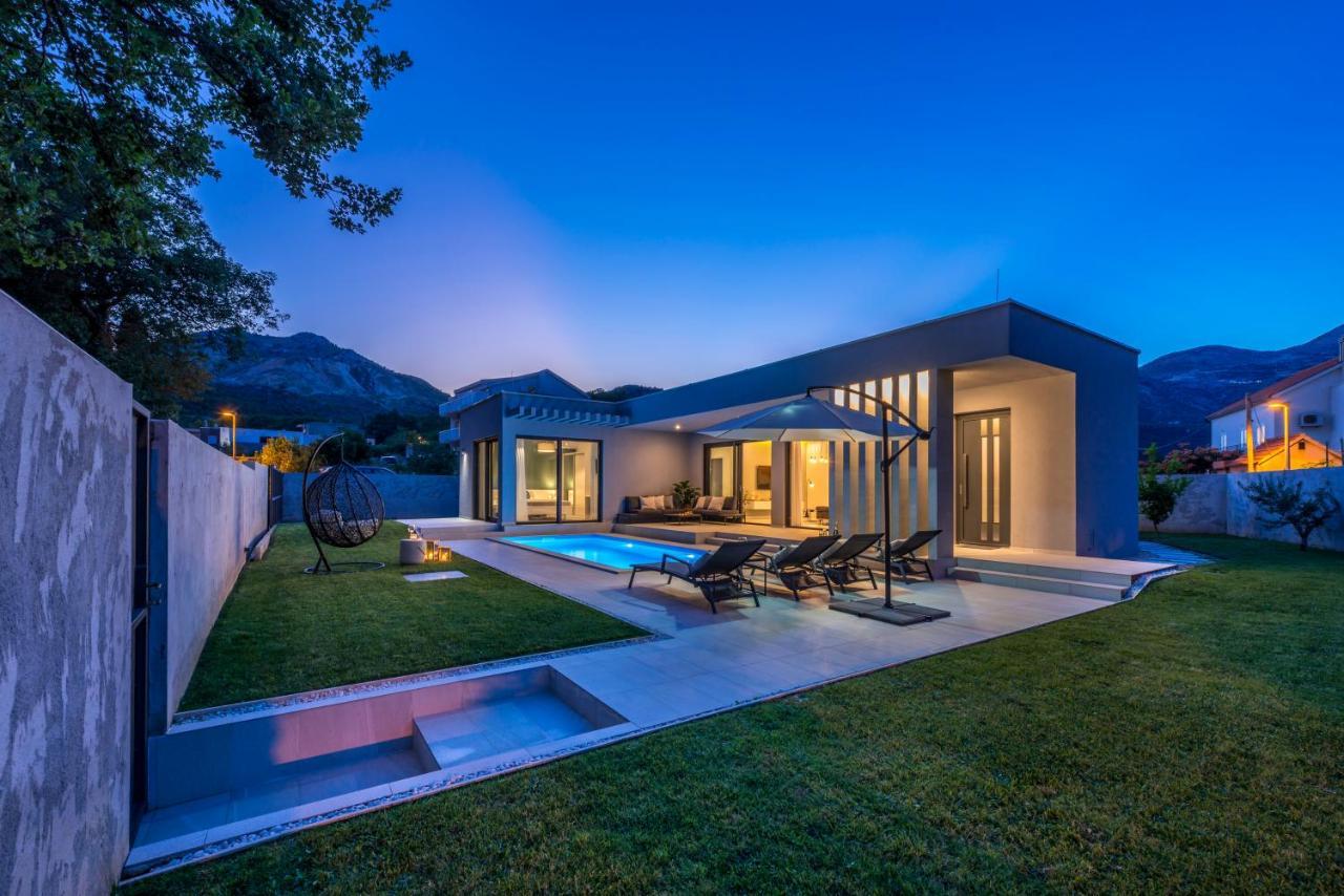 Villa Oasis - Your Luxury Home Away From Home Celopeci Exterior photo