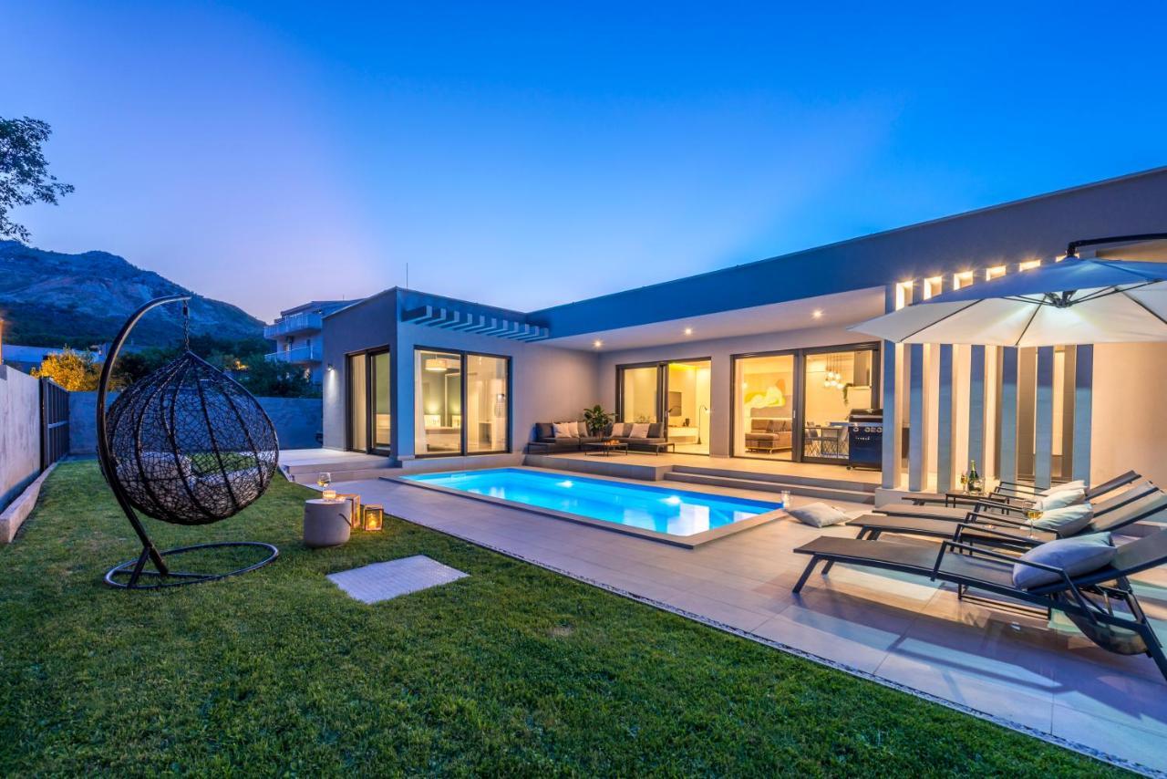 Villa Oasis - Your Luxury Home Away From Home Celopeci Exterior photo
